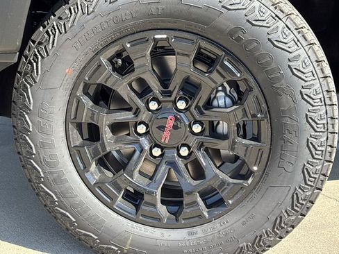 New 2026 GMC Canyon Elevation w/ Convenience Package image 27