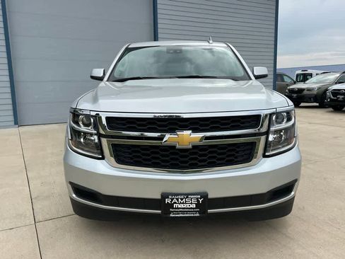Used 2019 Chevrolet Suburban LT image 9