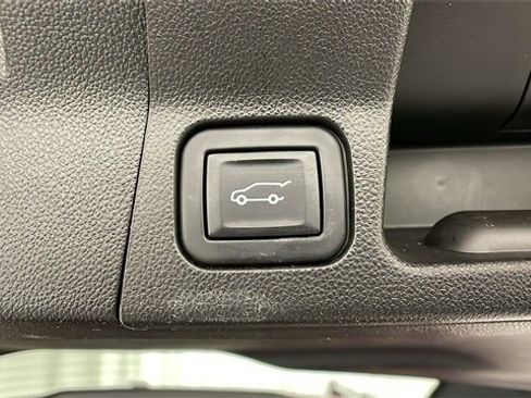 Certified 2023 GMC Acadia SLE w/ Driver Convenience Package image 38