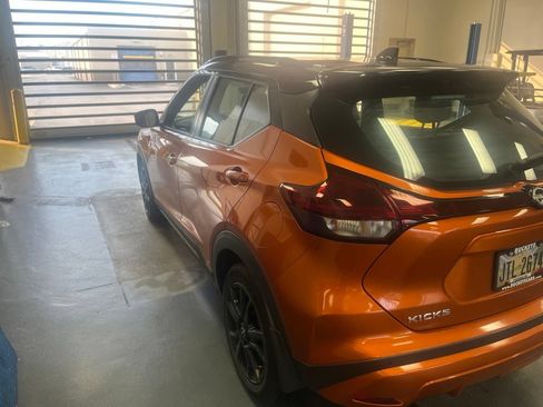 Used 2022 Nissan Kicks SR w/ Premium Package FWD image 8