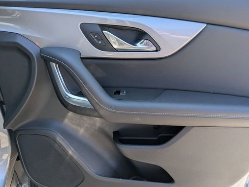 Used 2025 Chevrolet Blazer LT image 32