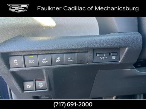 Used 2023 Toyota Sienna Platinum AWD/4WD image 30