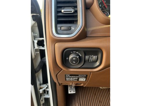 Used 2023 RAM 2500 Laramie AWD/4WD image 17