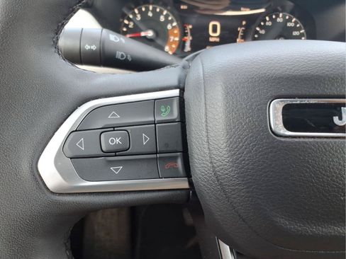 Used 2025 Jeep Compass Limited AWD/4WD image 21