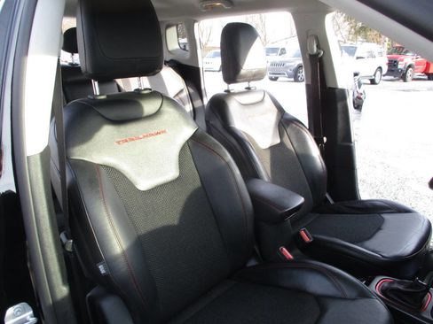 Used 2018 Jeep Compass Trailhawk w/ Cold Weather Group image 22