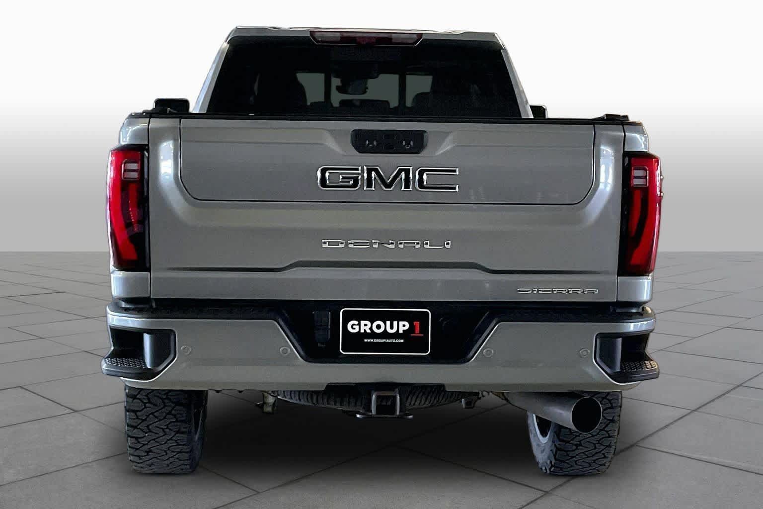 Used 2024 GMC Sierra 2500 Denali w/ Denali Reserve Package AWD/4WD image 4