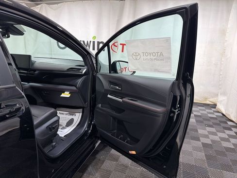 Used 2026 Toyota Sienna XSE image 10