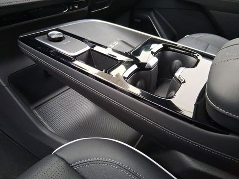 Used 2025 Buick Enclave Sport Touring w/ Power Package image 16