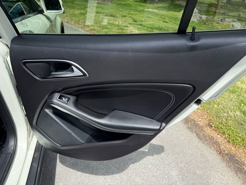 Used 2016 Mercedes-Benz GLA 250 4MATIC image 36