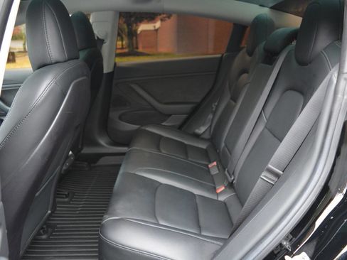 Used 2019 Tesla Model 3 Standard Range Plus image 13