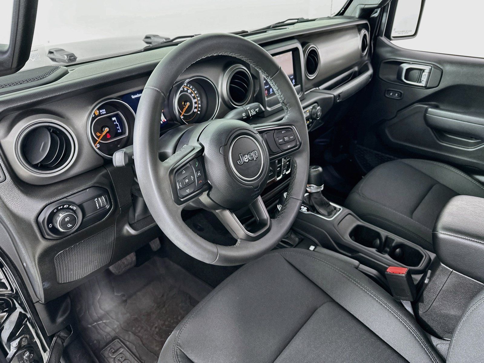 Used 2023 Jeep Gladiator Sport AWD/4WD image 9