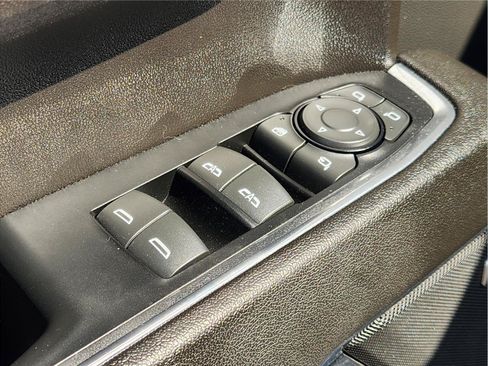 Used 2023 Chevrolet Silverado 1500 LTZ w/ LTZ Convenience Package II AWD/4WD image 23