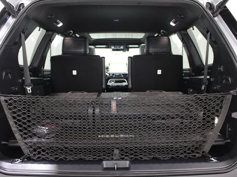 Used 2025 Toyota Sequoia Platinum AWD/4WD image 26