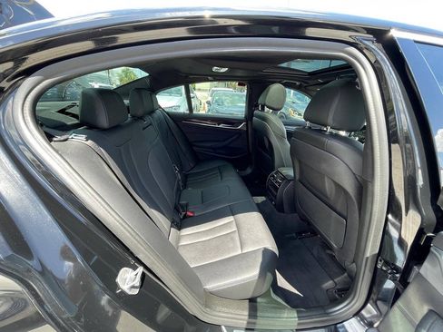 Used 2019 BMW 530i w/ Convenience Package RWD image 14