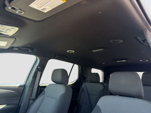 Used 2023 Chevrolet Traverse LT FWD image 24