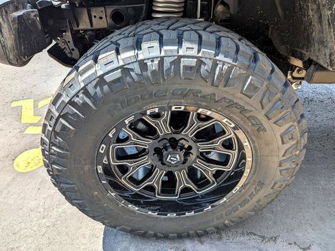 Used 2021 Jeep Gladiator Rubicon image 9