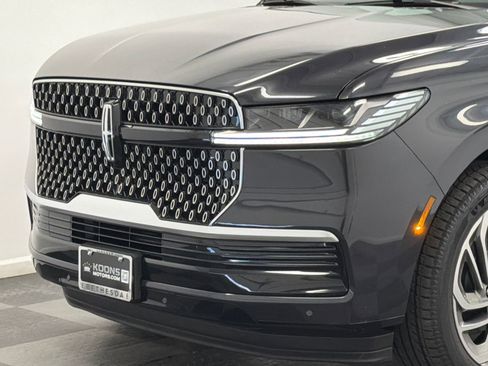 New 2026 Lincoln Navigator Reserve image 2