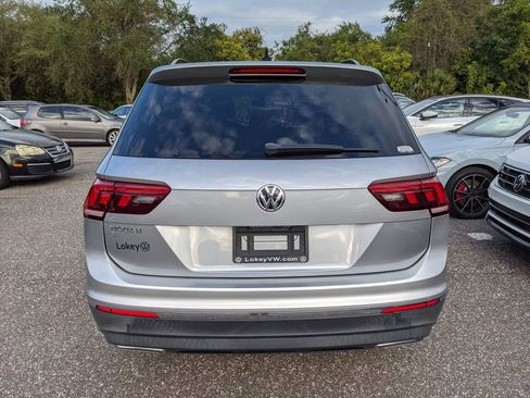 Used 2020 Volkswagen Tiguan SE w/ Panoramic Sunroof Package image 4