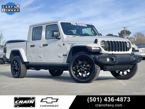 Used 2025 Jeep Gladiator Sport image 1