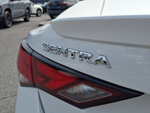Certified 2025 Nissan Sentra SR w/ SR Premium Package FWD image 29