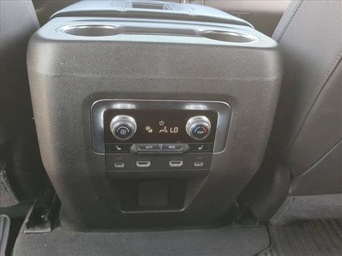 Used 2021 GMC Yukon XL AT4 w/ AT4 Premium Package AWD/4WD image 19
