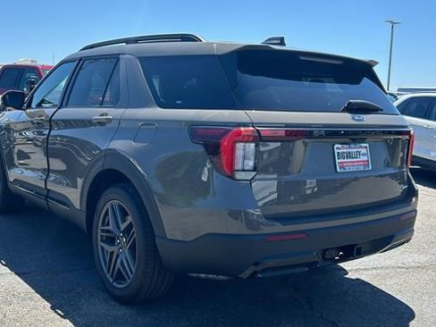 New 2026 Ford Explorer ST-Line w/ ST-Line Street Pack AWD/4WD image 5