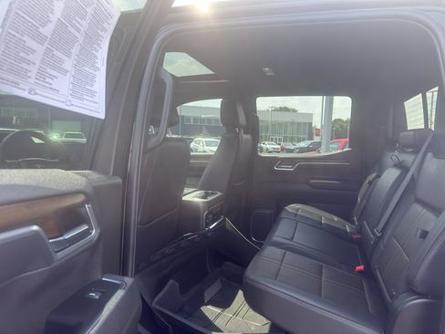Certified 2025 Chevrolet Silverado 1500 High Country w/ High Country Premium Package AWD/4WD image 31