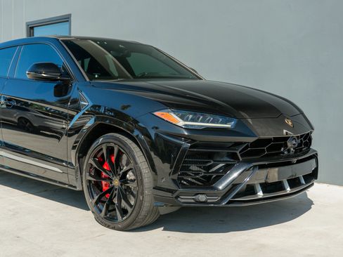 Used 2020 Lamborghini Urus image 38