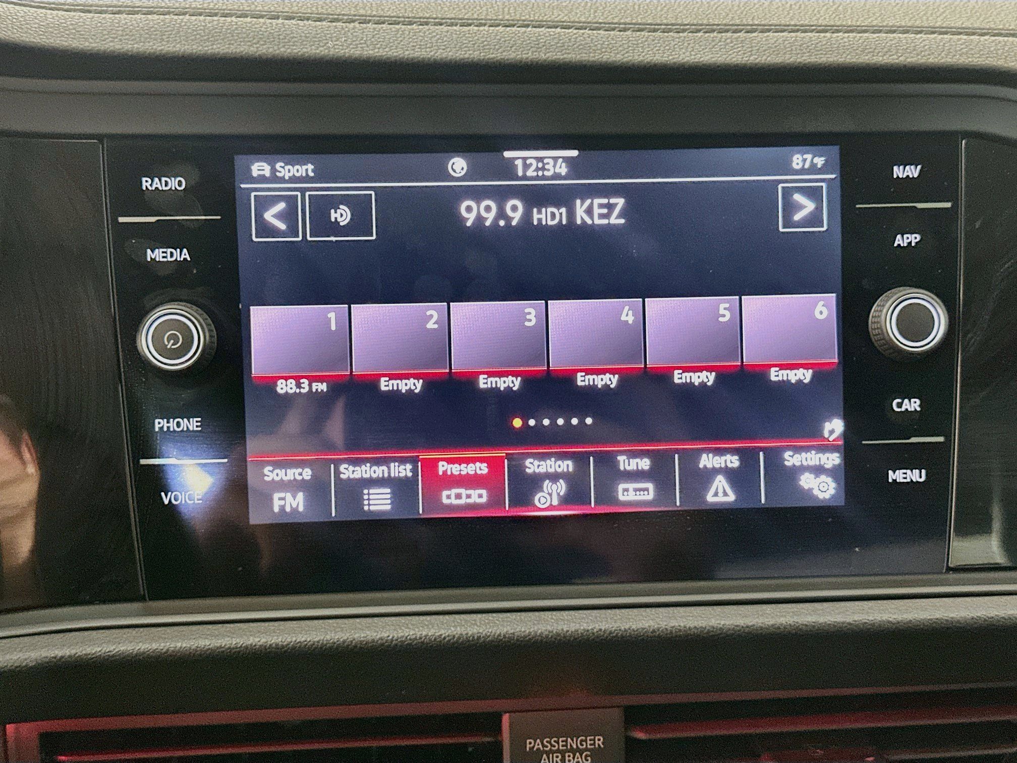 Used 2022 Volkswagen Jetta SEL FWD image 21