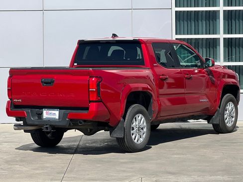 Used 2025 Toyota Tacoma SR5 image 4