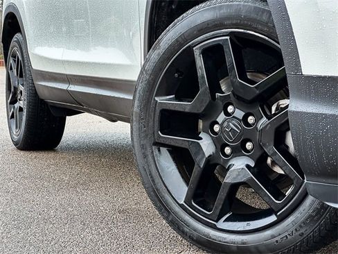 Used 2022 Honda Passport Elite image 2