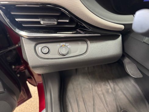 Certified 2024 Buick Envista Avenir FWD image 18