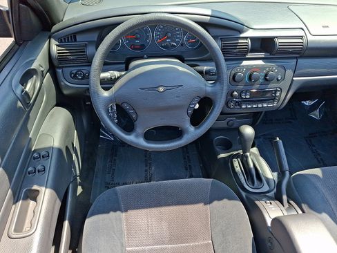 Used 2004 Chrysler Sebring LX FWD image 10