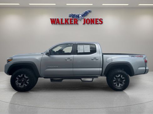 Used 2022 Toyota Tacoma TRD Off-Road image 3