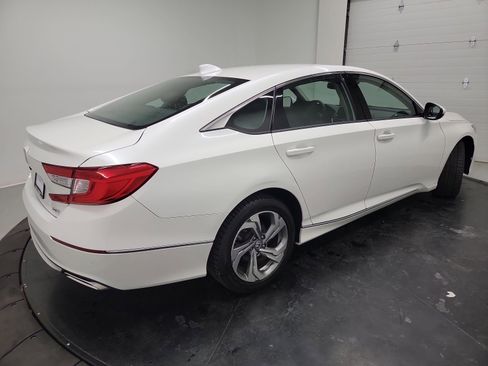 Used 2018 Honda Accord EX-L image 9