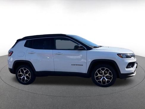 Used 2025 Jeep Compass Limited AWD/4WD image 16