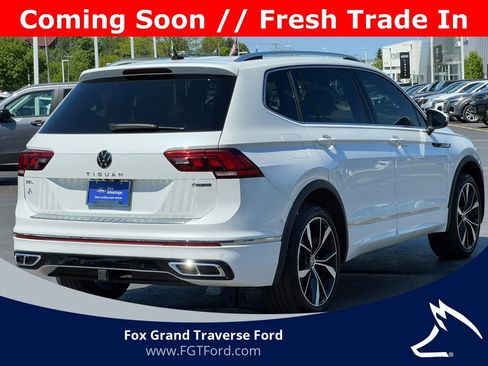 Used 2022 Volkswagen Tiguan SEL R-Line AWD/4WD image 9