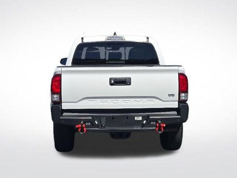 Used 2022 Toyota Tacoma TRD Sport w/ TRD Premium Sport Package AWD/4WD image 10