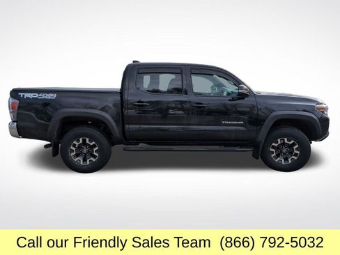 Used 2022 Toyota Tacoma TRD Off-Road image 7