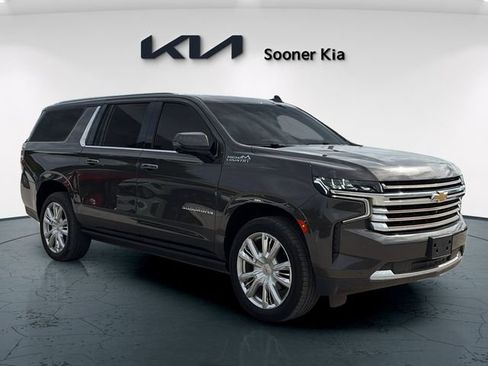 Used 2021 Chevrolet Suburban High Country w/ Premium Package AWD/4WD image 8