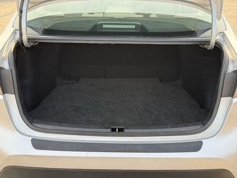 Used 2021 Toyota Corolla LE w/ Carpet Mat Package (TMS) FWD image 30