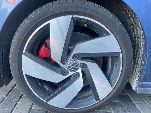 Certified 2025 Volkswagen GTI S image 9