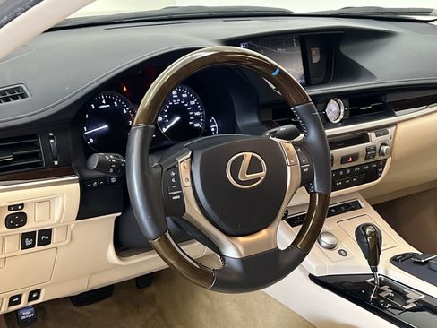 Used 2013 Lexus ES 350 w/ Luxury Pkg FWD image 15