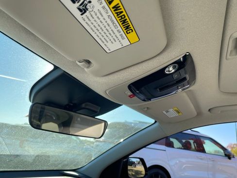 New 2025 Kia Niro EX Touring image 22