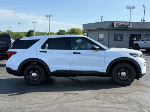 New 2026 Ford Explorer 4WD Police Interceptor image 7