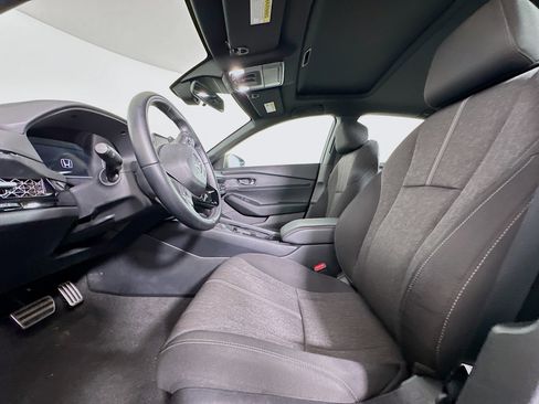 Used 2023 Honda Accord Sport image 13