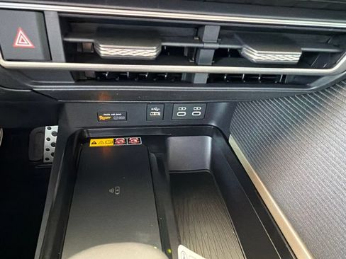 Used 2026 Toyota Camry SE FWD image 27