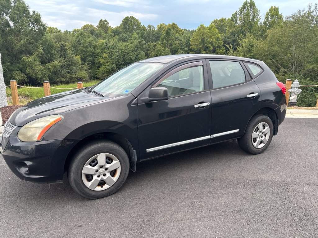 Used 2014 Nissan Rogue S FWD image 1