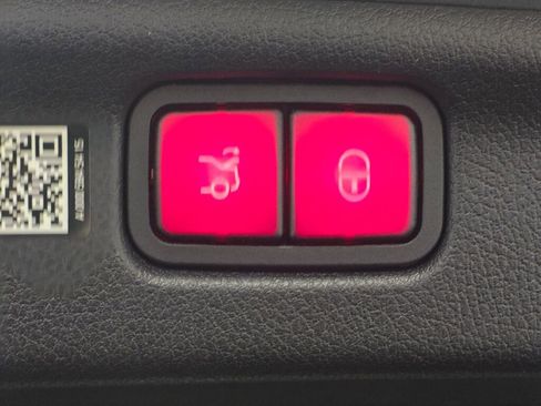 Used 2024 Mercedes-Benz C 300 4MATIC Sedan image 22