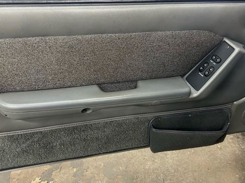 Used 1988 Ford Mustang GT RWD image 20